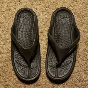 Crocs thong sandals